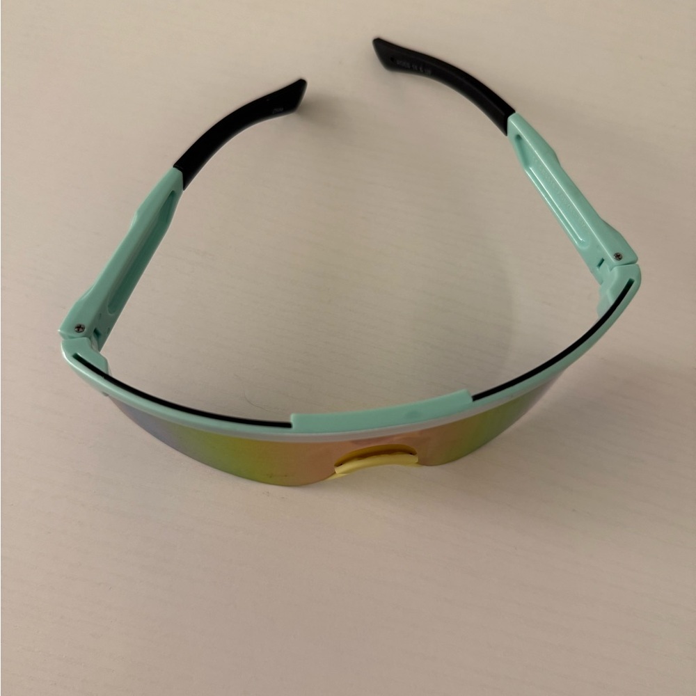Mint green iridescent sports / rave sunglasses - Picture 3 of 3